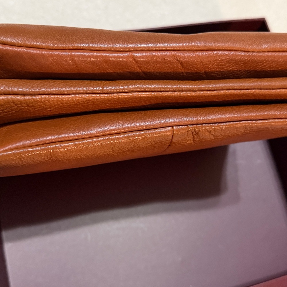 Oak & Tan Brown Leather Crossbody Bag 3 Compartments NWT 6.5”x9.5” - Picture 4 of 8